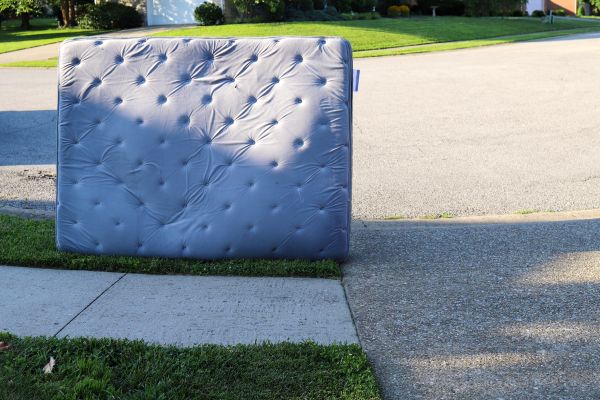 Mattress Removal Service in Estero